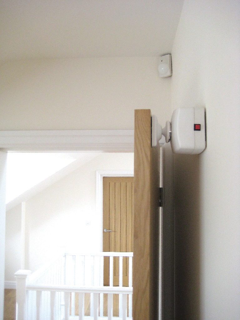 Salamander radio controlled fire door holder