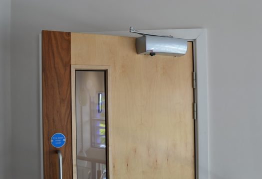 Salamander radio controlled fire door closer