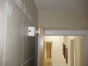 Salamander radio controlled fire door holder (Critical)